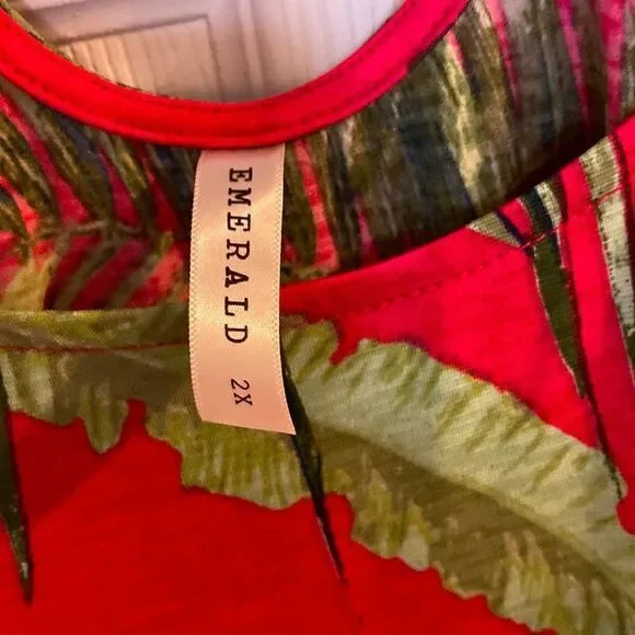 Emerald Tunic top Tropical strappy back Red. Size 2X Like new. Super cute - Picture 4 of 4